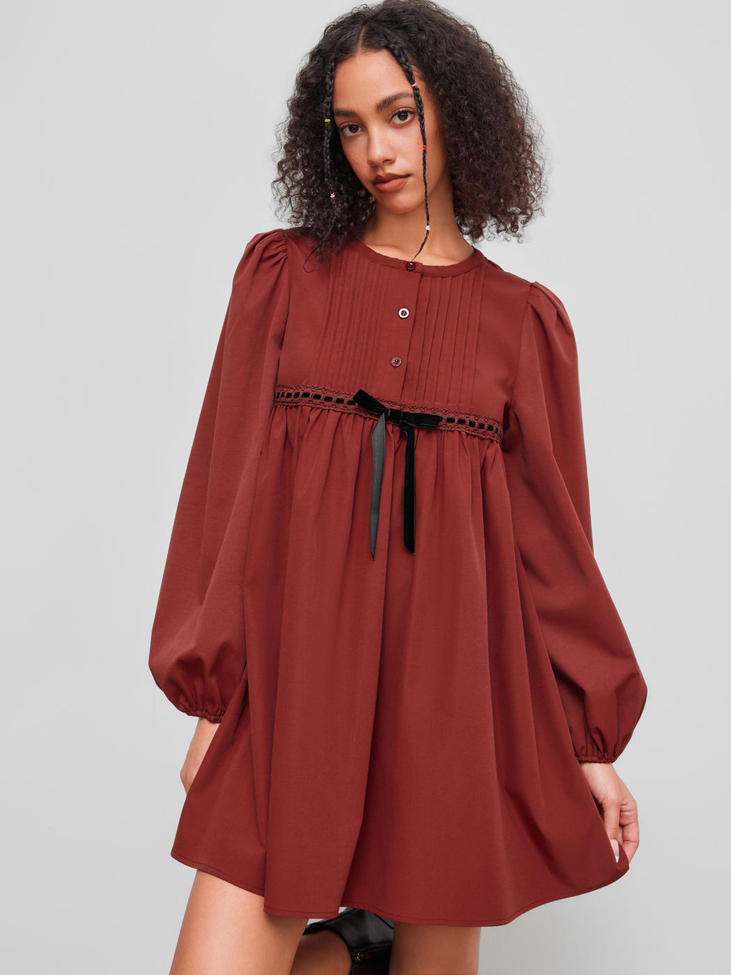 Round Neckline Bowknot Mini Dress