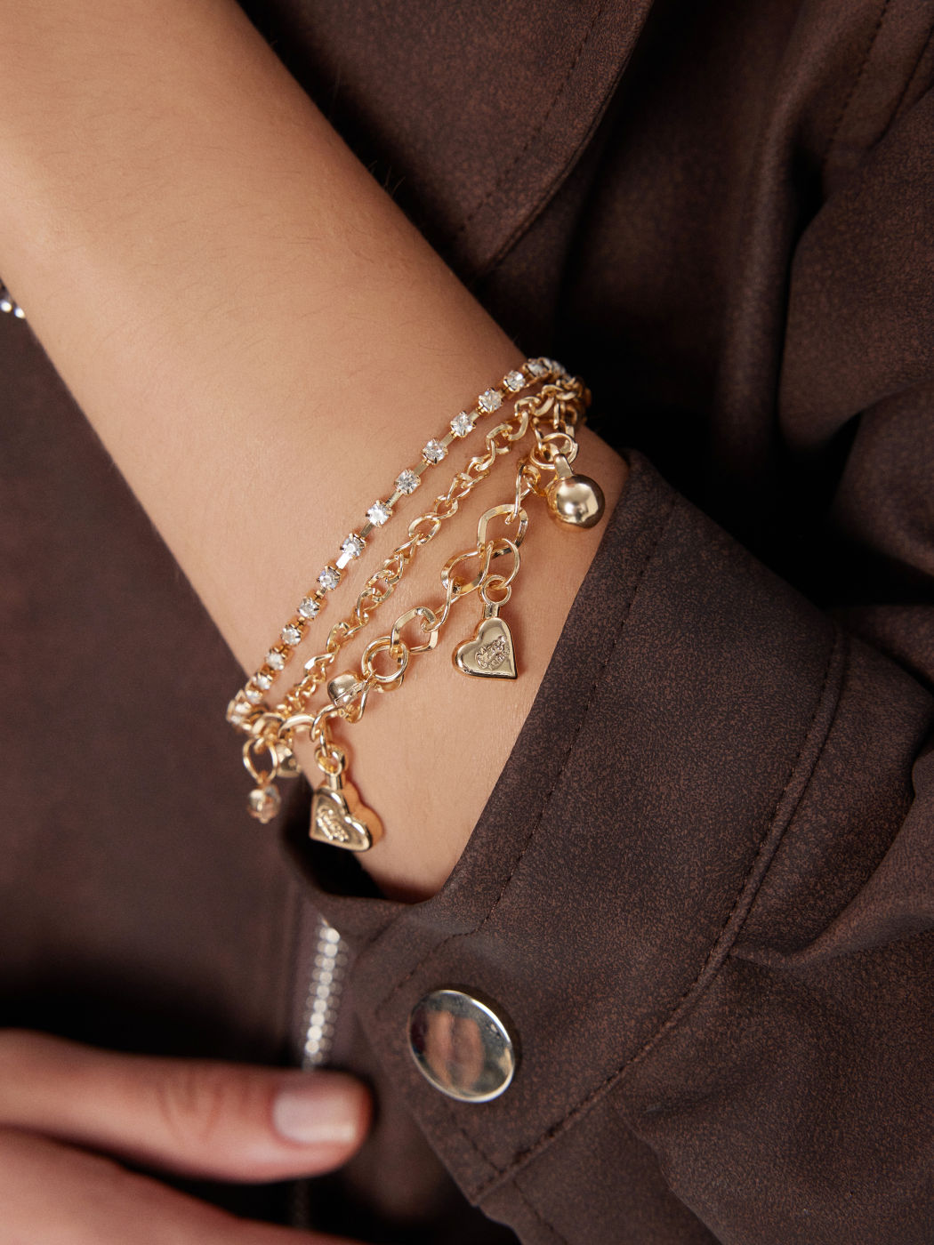 TRIPLE LAYERED RHINESTONE DECOR HEART CHAIN BRACELET