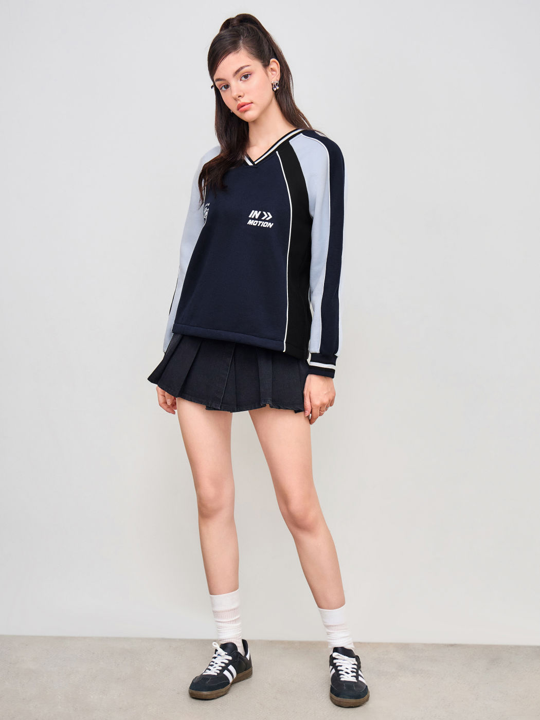 Felpa colorblock con scollo a V in Terry