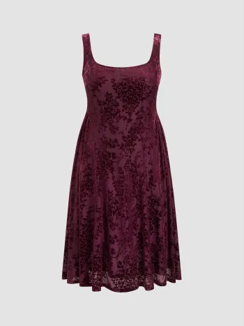 Samt-U-Halslinie Blumen-Pleated Midikleid Kurve & Plus