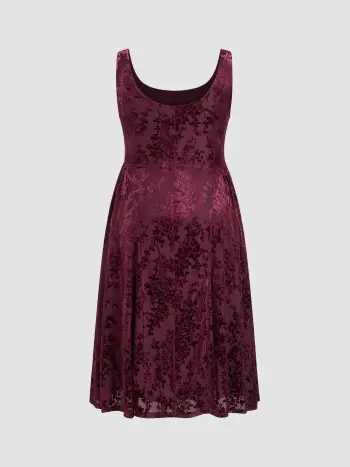 Samt-U-Halslinie Blumen-Pleated Midikleid Kurve & Plus