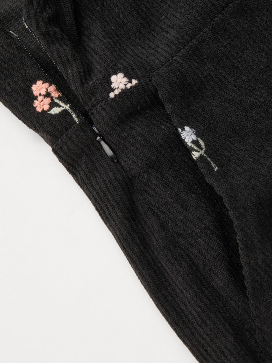 Cord Jumpsuit mit Blumen und Knoten