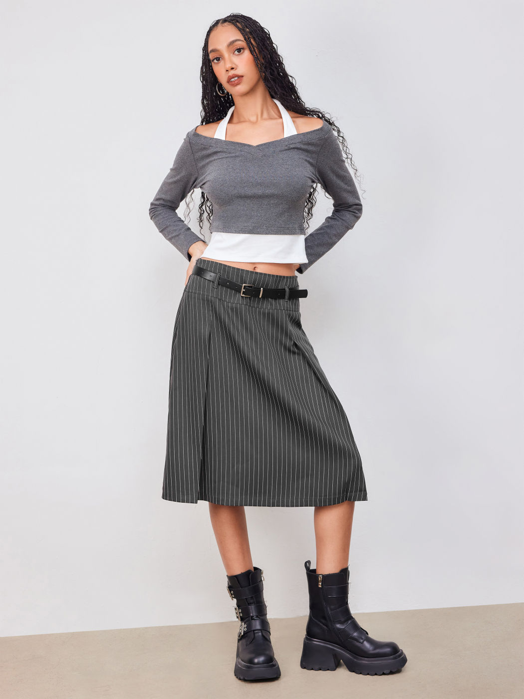 Maxi gonna a pieghe a righe a vita media con cintura