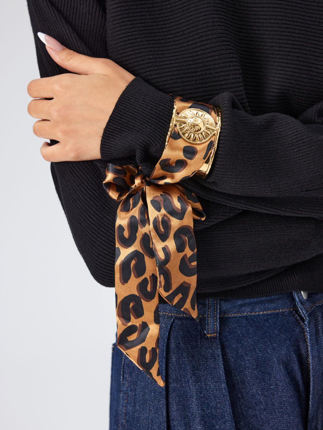 LEOPARD SCARF 18K GOLD PLATED STAINLESS STEEL WIDE BANGLE
