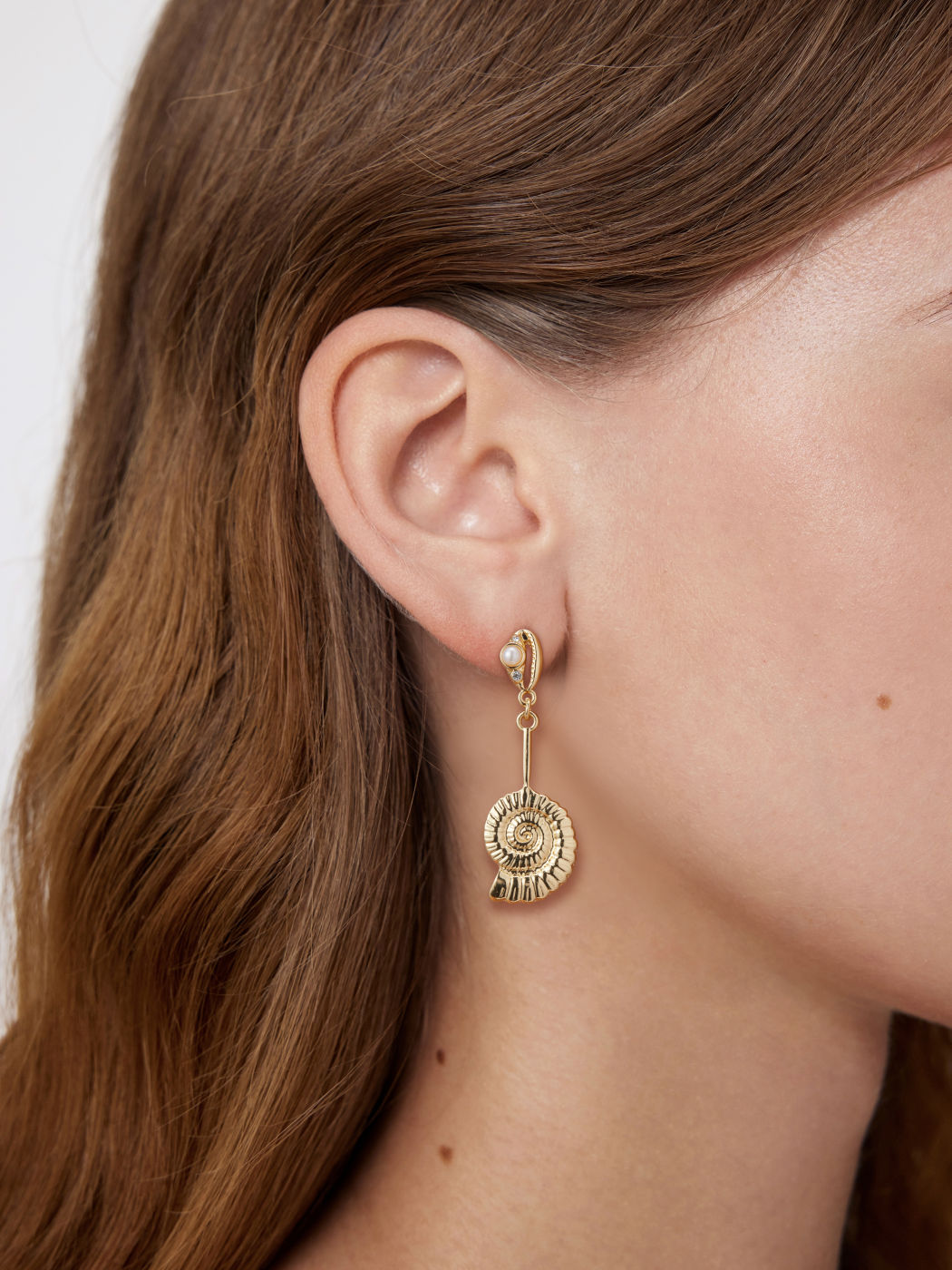 SHELL & FAUX PEARL DECOR EARRINGS