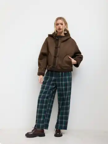 Faux-Shearling Kapuzen-Taschen-Knopf Oversized Jacke
