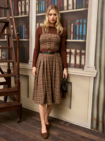 Checks Crop Top & Mid Rise Pleated Belted Skirt Set