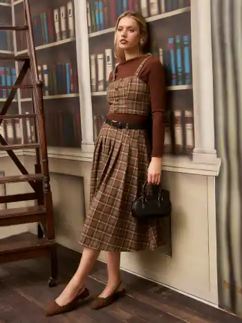 Checks Crop Top & Mid Rise Pleated Belted Skirt Set