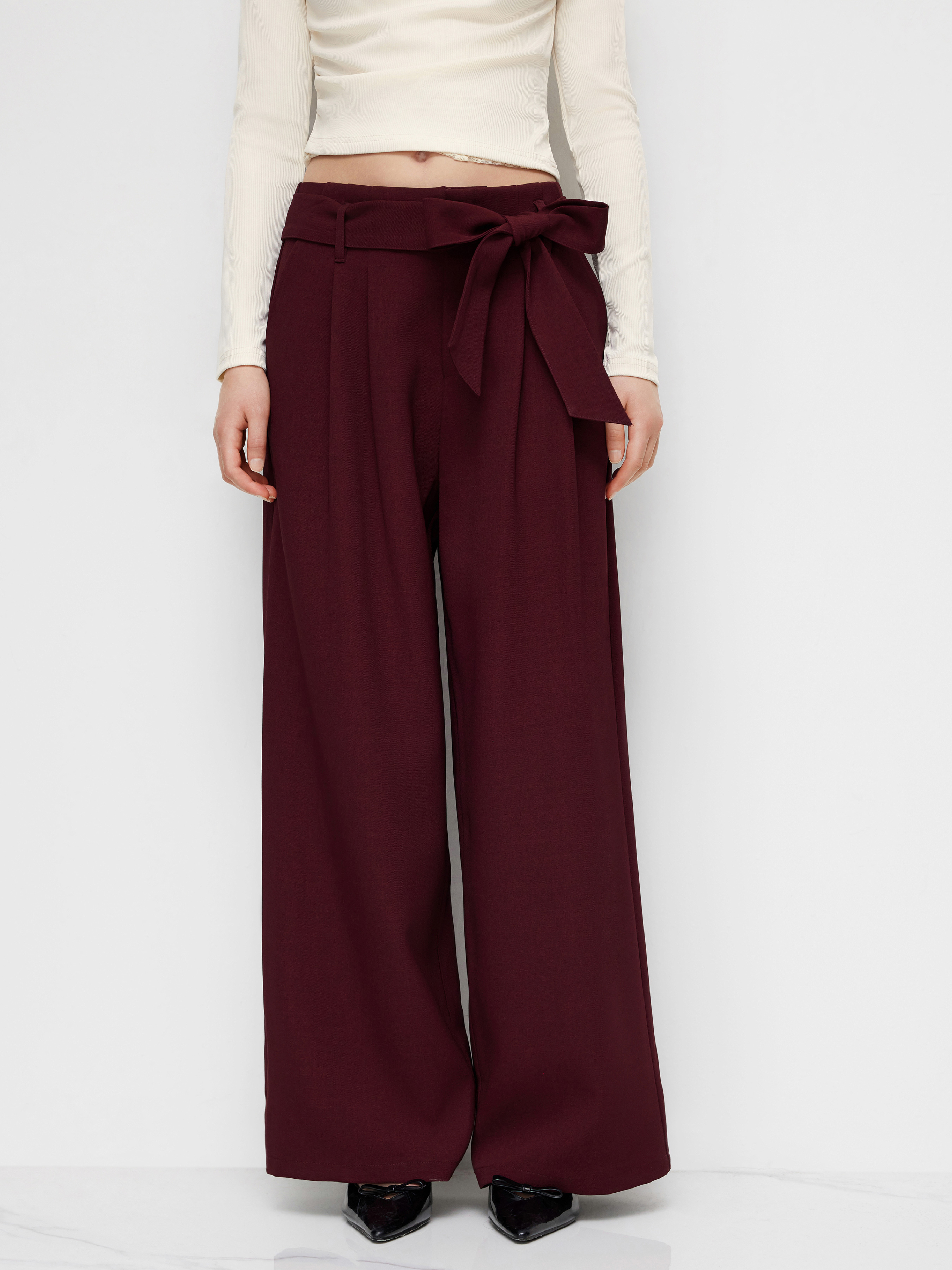 Woven Mid Rise Plicated Wide Leg Trousers With Two Belts For