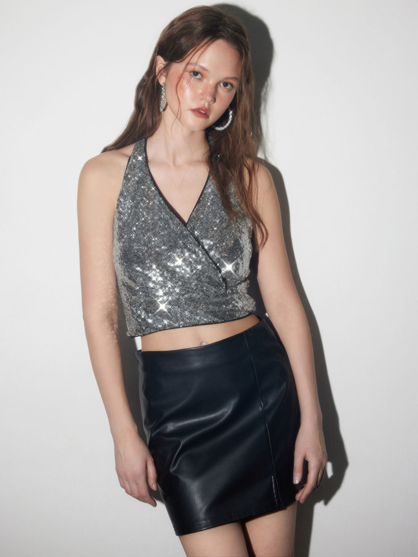 Sequined V-Ausschnitt Halter Crop Top