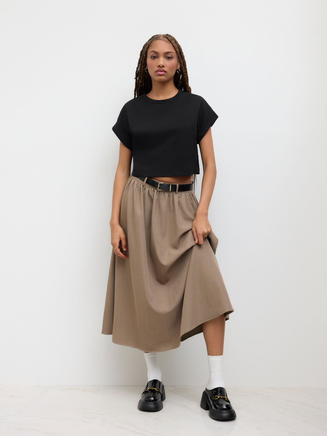 Round Neckline Solid Short Sleeve Top