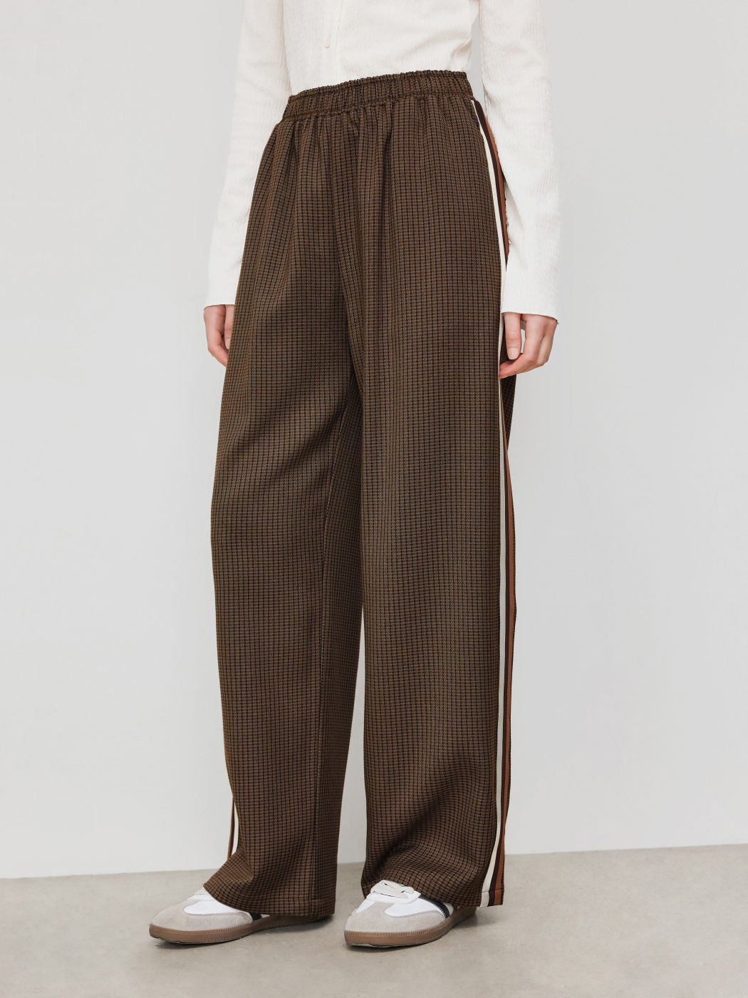 Mid Rise Checks Side Striped Wide Leg Trousers