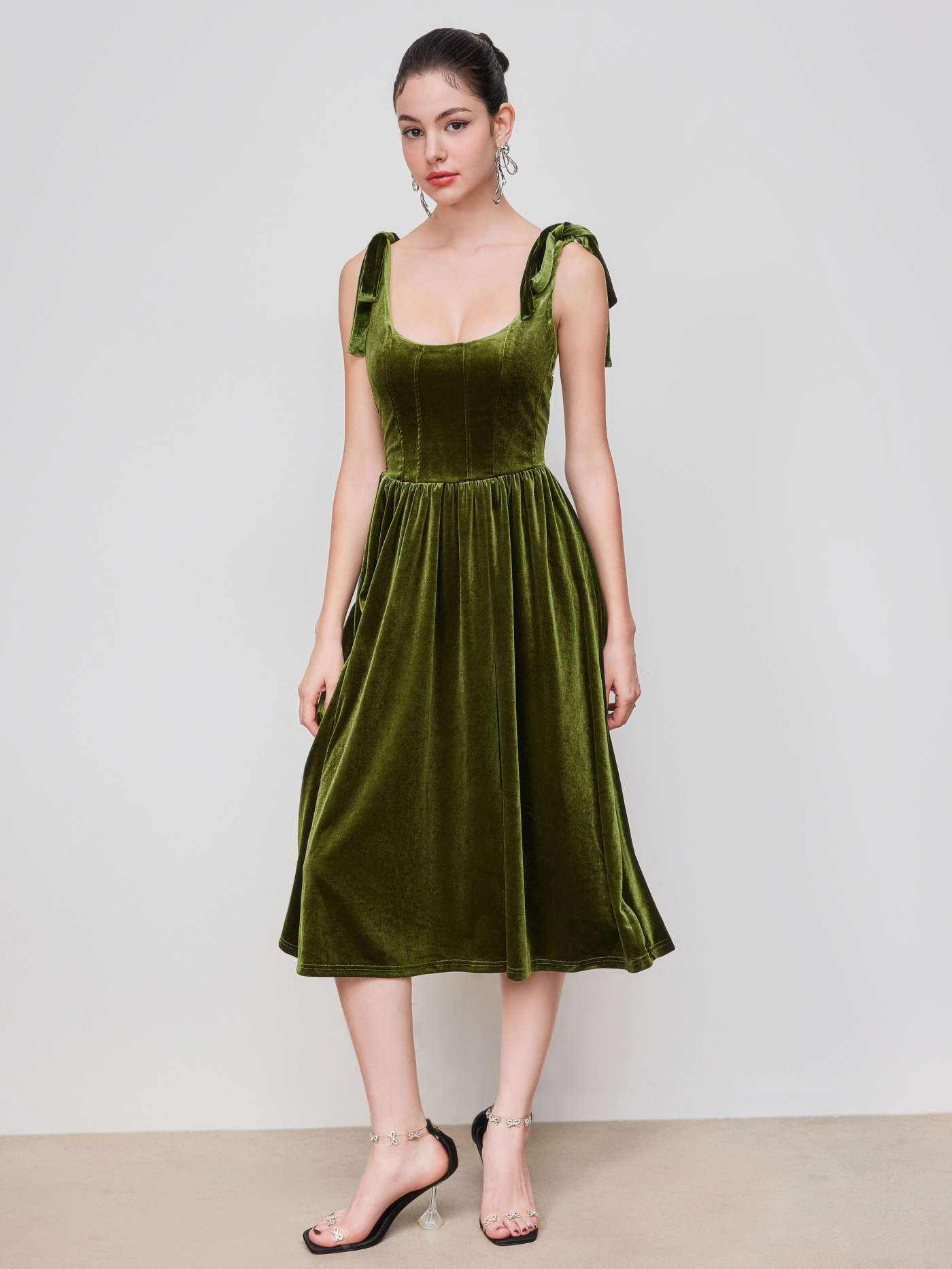 Velvet Scoop Neckline Solid Knotted Midi Dress