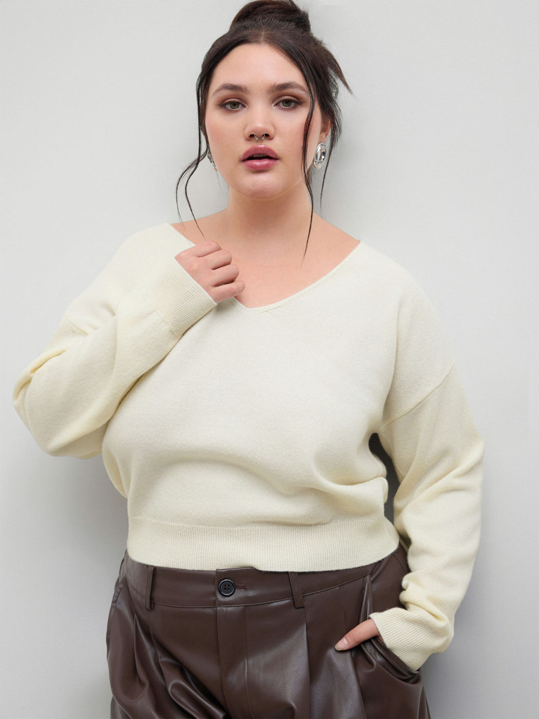 100% Wool V-neck Ruched Long Sleeve Top Curve & Plus