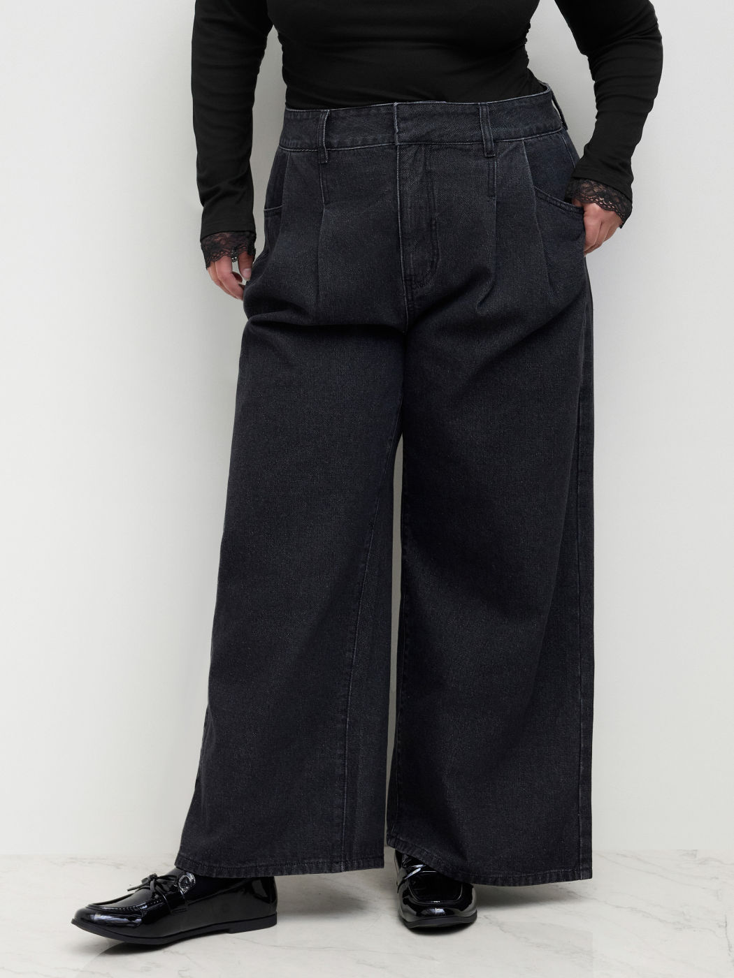Cider Denim Mid Rise Pleated Baggy Jeans Curve & Plus