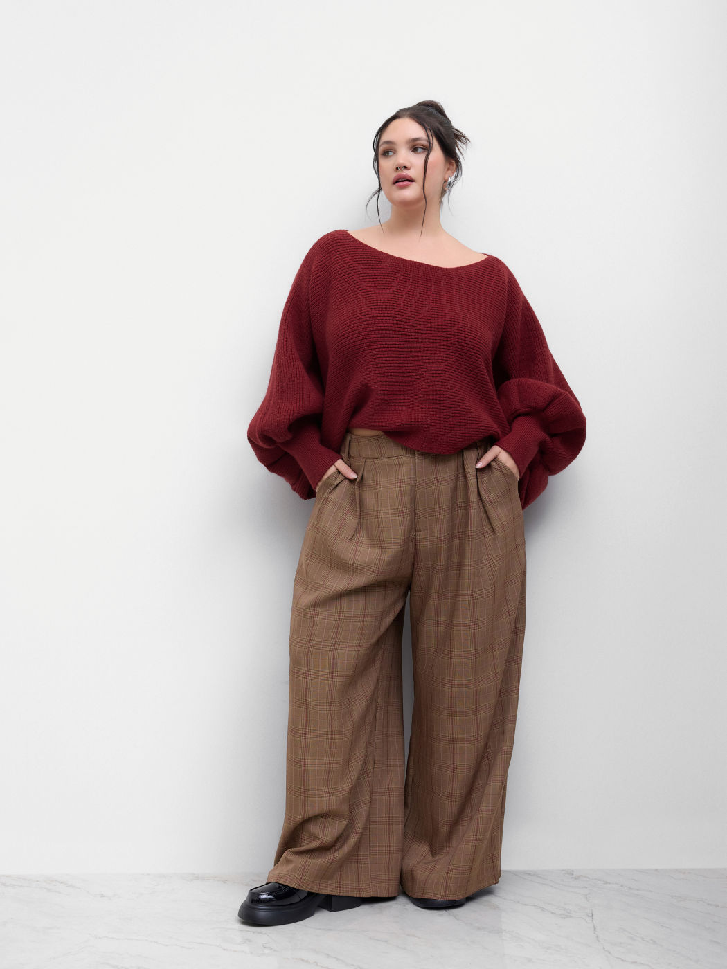 Schulterfreier Strickpullover mit langen Ärmeln Kurve & Plus