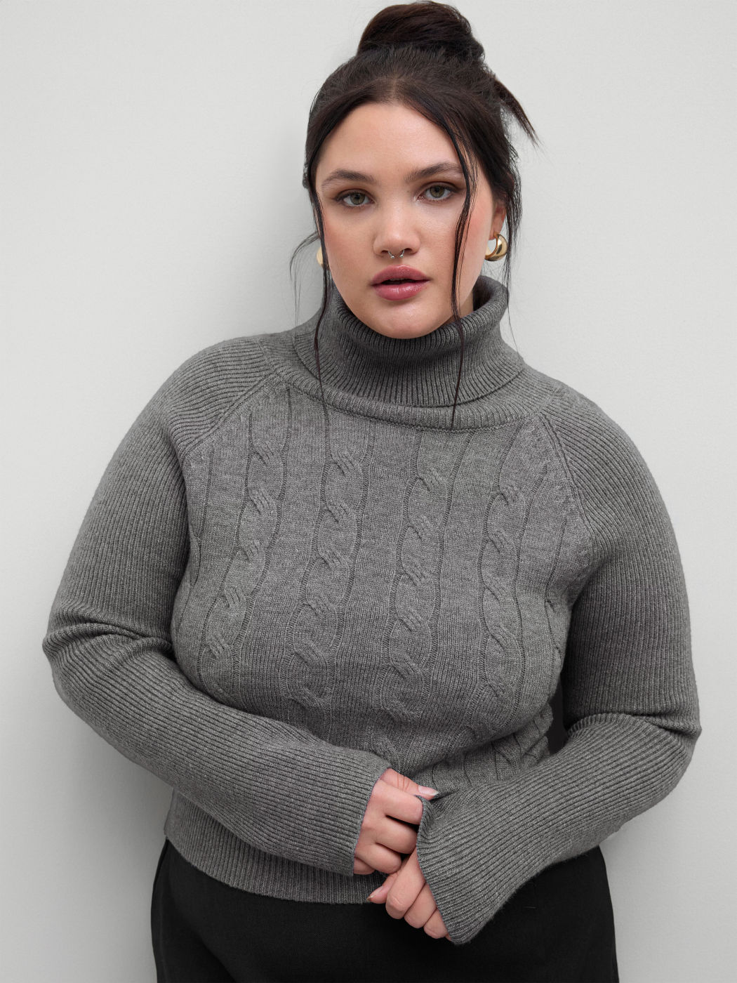 Top a maniche lunghe in maglia a cavo Curve & Plus con collo alto