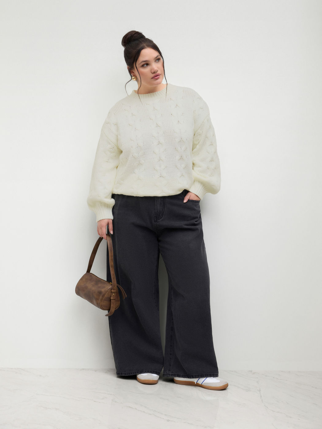 Maglione oversize con scollo rotondo in maglia a cavo Curve & Plus