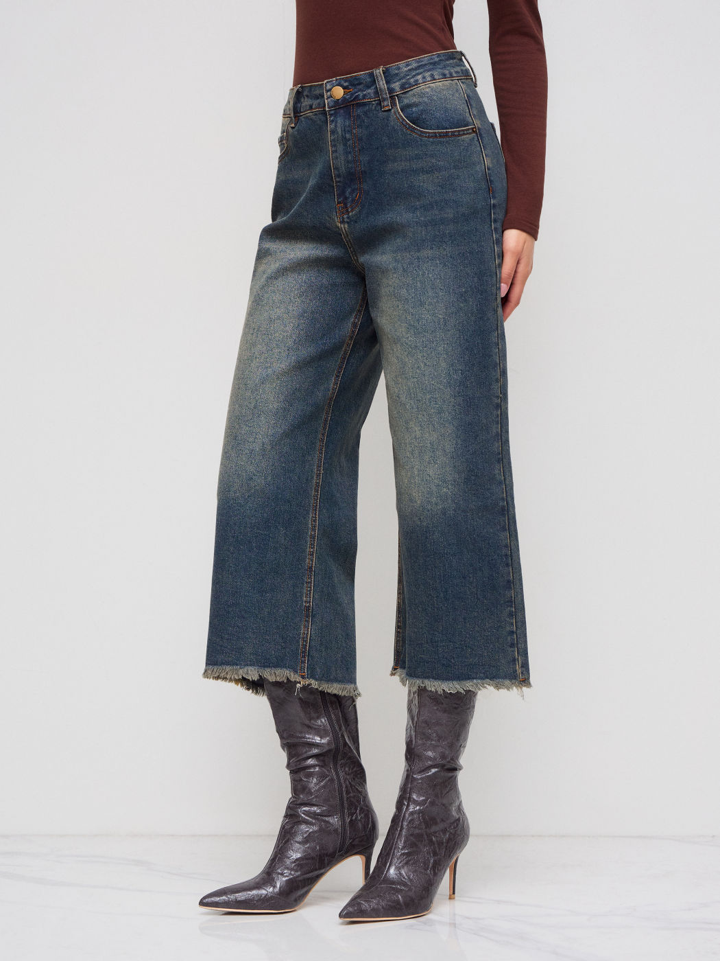 Stretch Denim Low Rise Raw Hem Straight Cropped Jeans