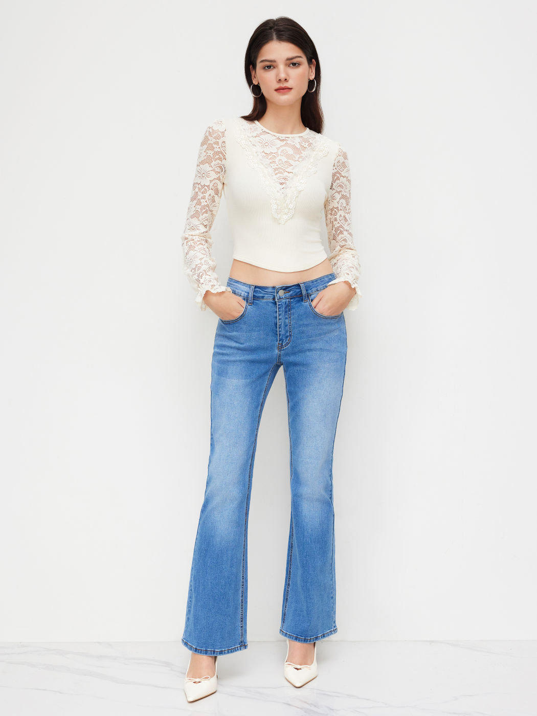 Round Neckline Floral Lace Long Sleeve Top