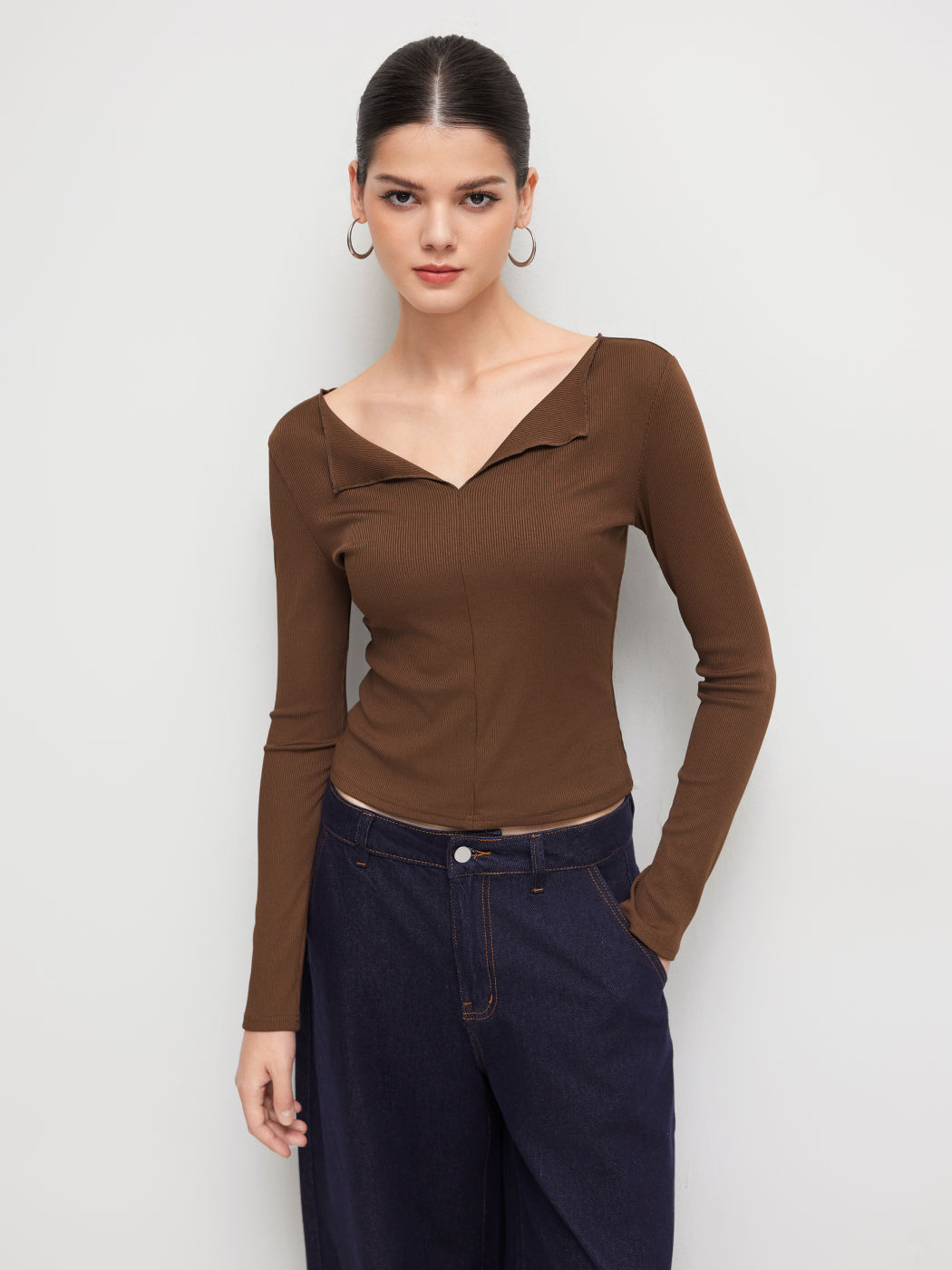 V-neck Solid Long Sleeve Tee