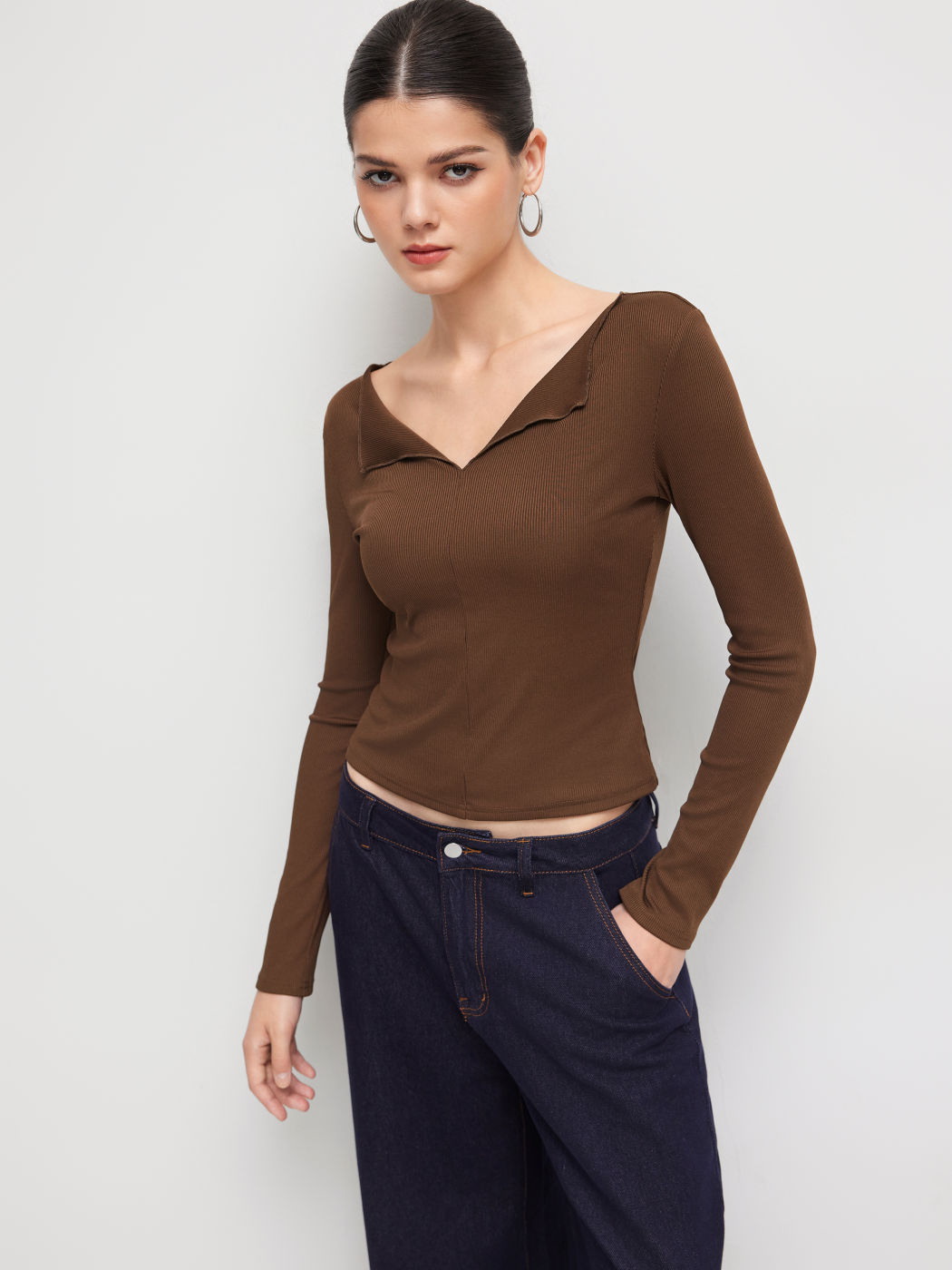 V-neck Solid Long Sleeve Tee