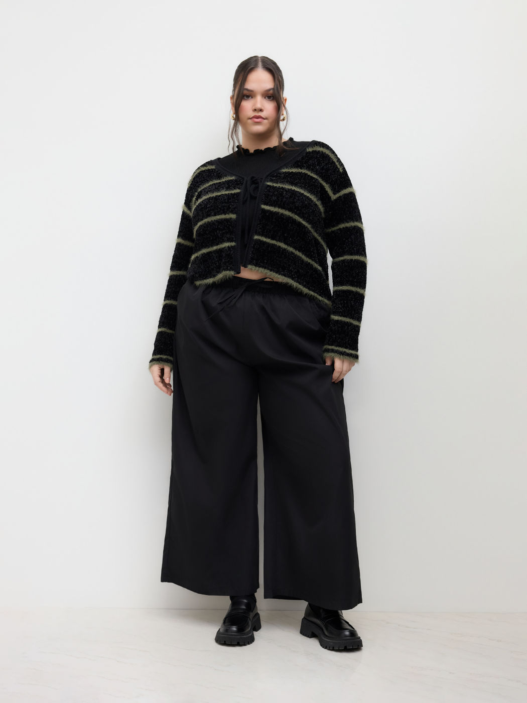 Knit V-neck Stripe Knotted Cardigan Curve & Plus
