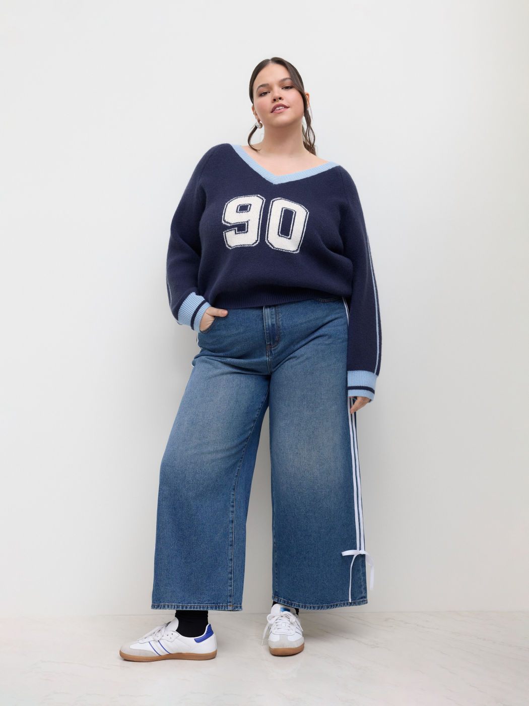 90 Knit V-neck Graphic Contrasting Binding Sweater Curve & Plus