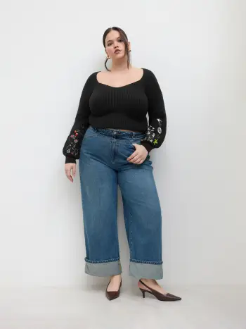 Knit Sweetheart Floral Embroidery Long Sleeve Top Curve & Plus