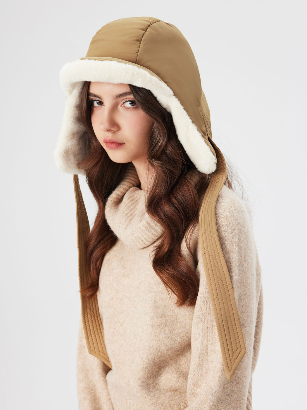 PUFFER FUZZY BOMBER HAT