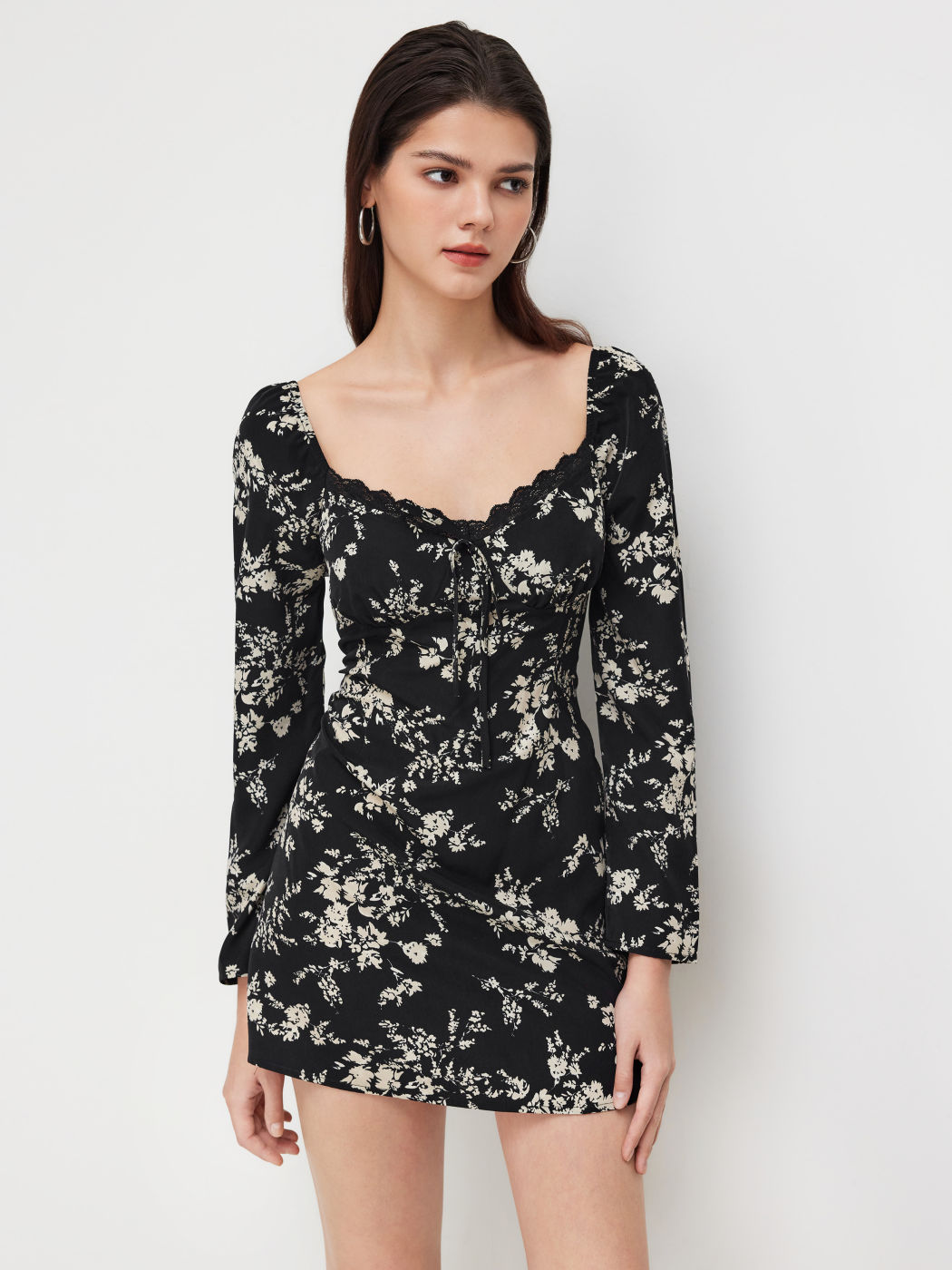 U-neckline Floral Lace Trim Knotted Mini Dress