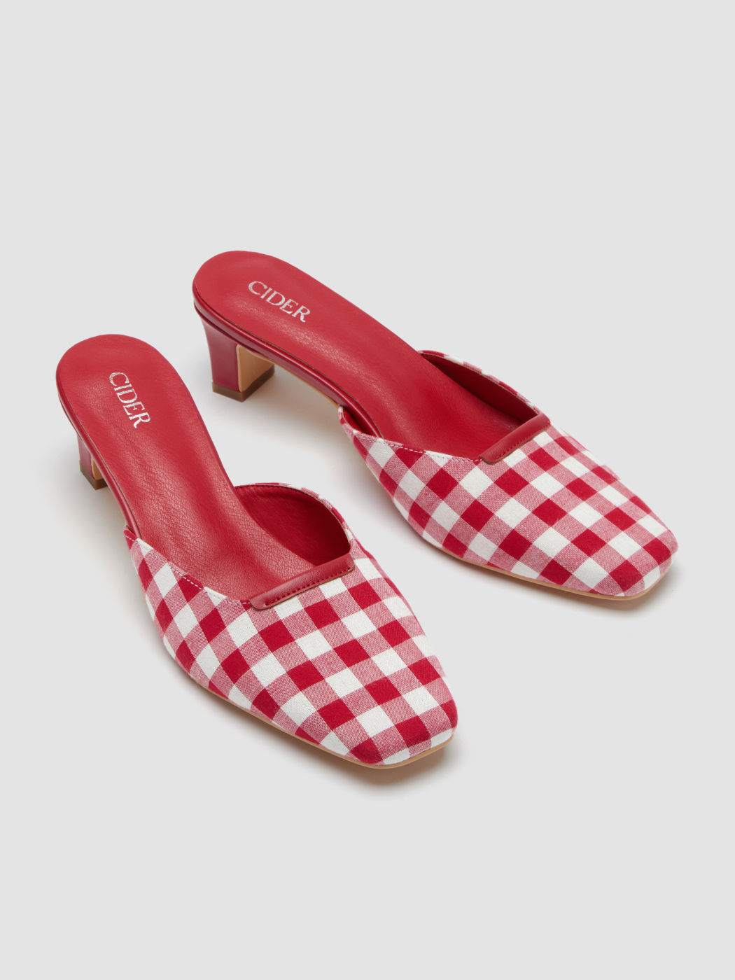Gingham-Schuhe mit quadratischer Spitze und Absätzen