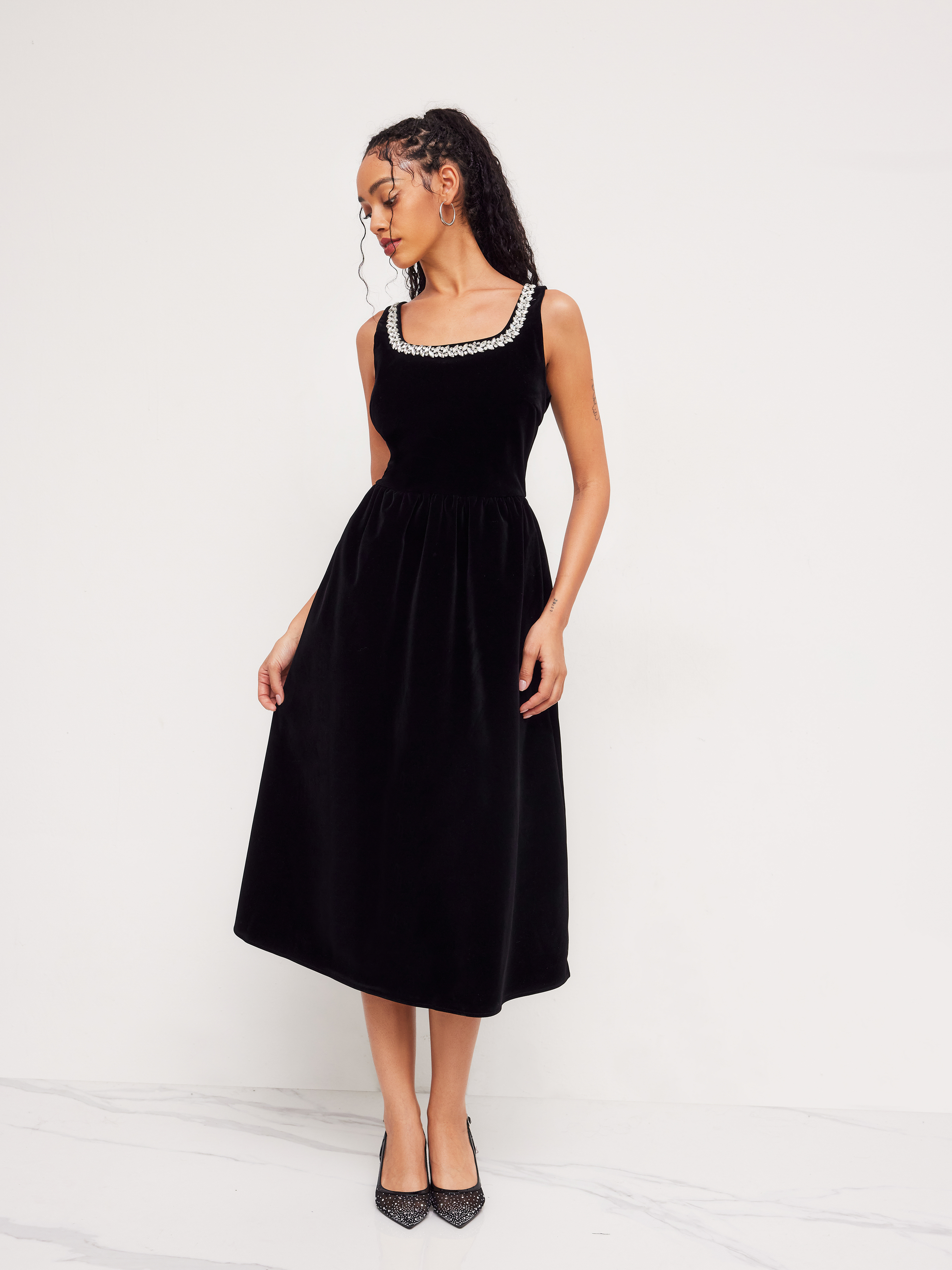 Velvet Velvet Rhinestone Ruffle Maxi Dress For Party/Clubbing