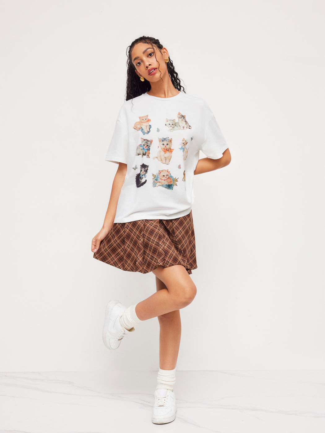 Scollo rotondo Bowknot Kitty Graphic Maglietta a maniche corte