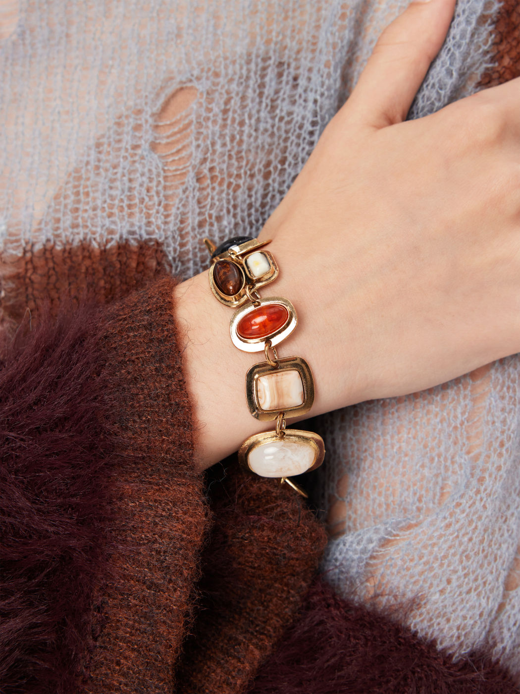 GEOMETRISCHE EDSTEINKETTENARMBAENDER