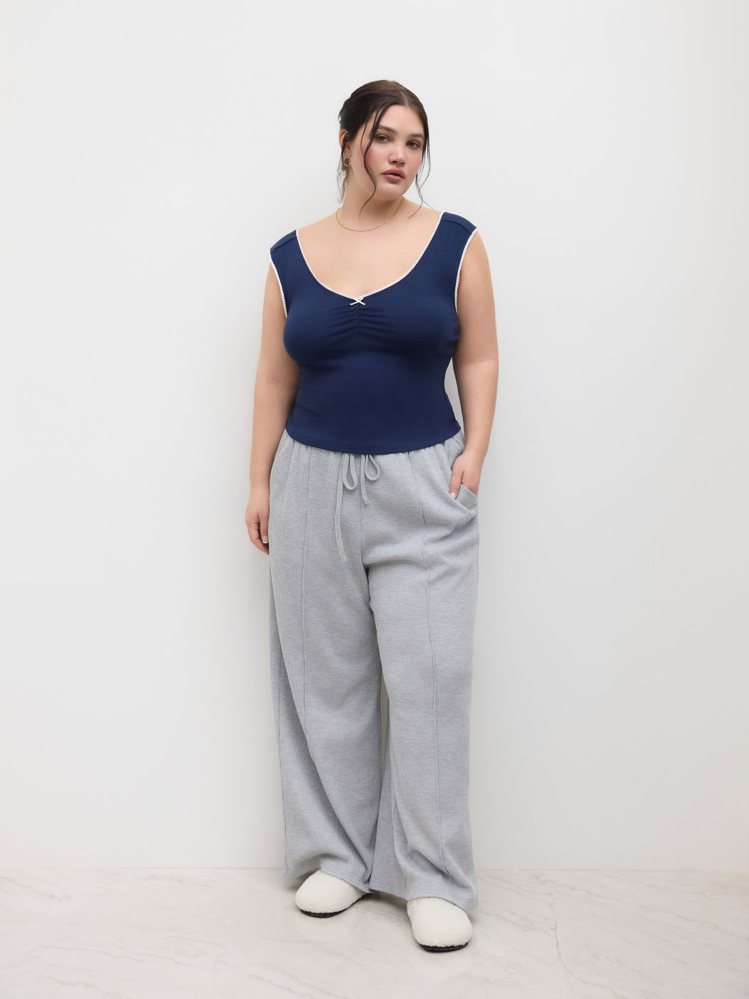 V-neck Contrasting Binding Tank Top Curve & Plus