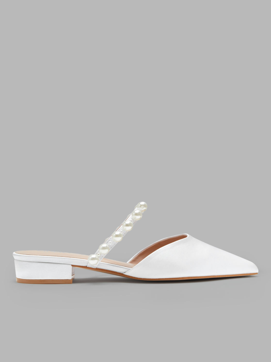 Faux-Perle Spitzspitze Satin-Pumpen mit niedrigem Absatz
