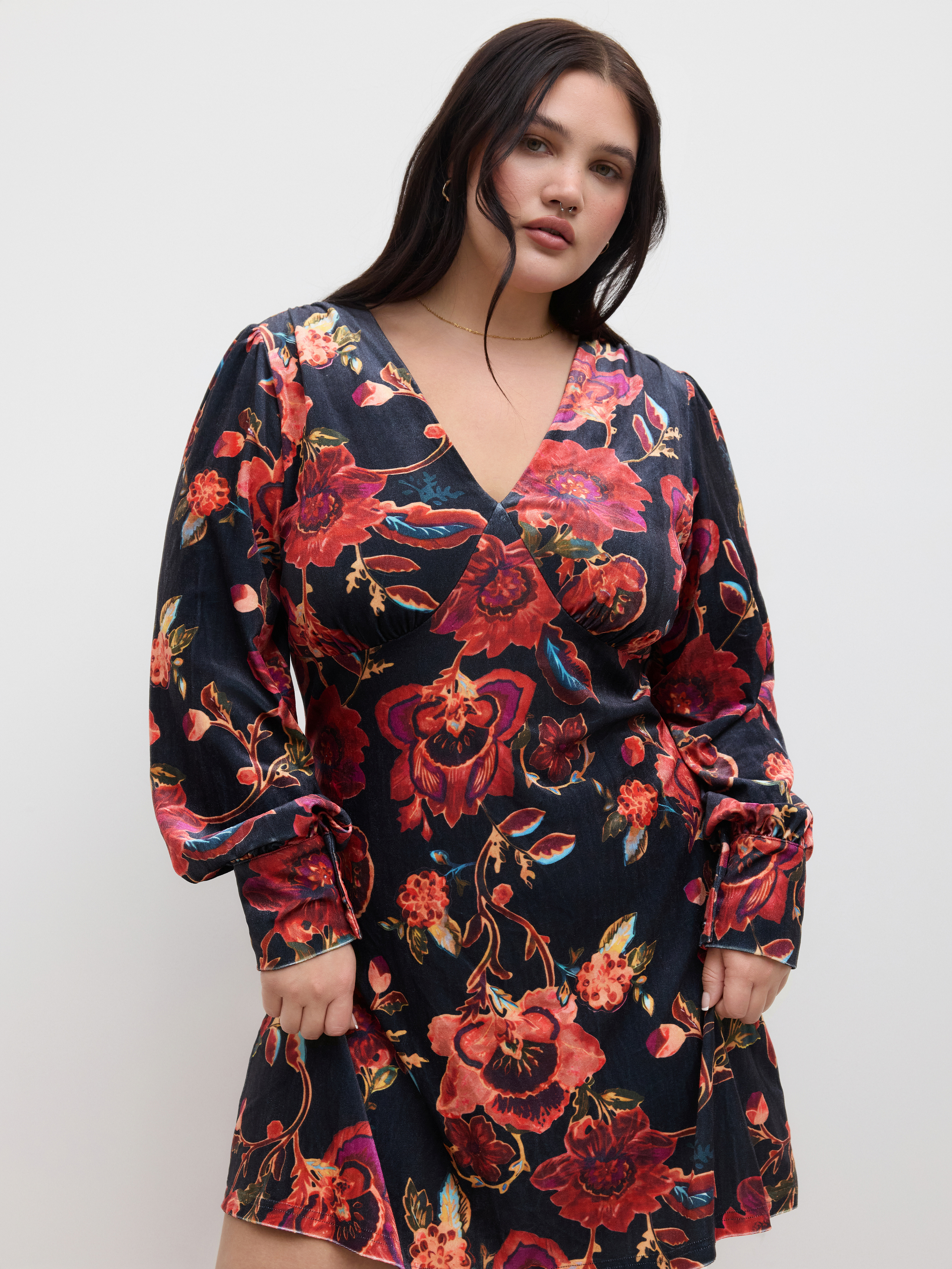 Cider◆ベルベット Vネック フローラル ミニドレス【送料込み】 Velvet Velvet V-neck Floral Mini Dress Curve & Plus For