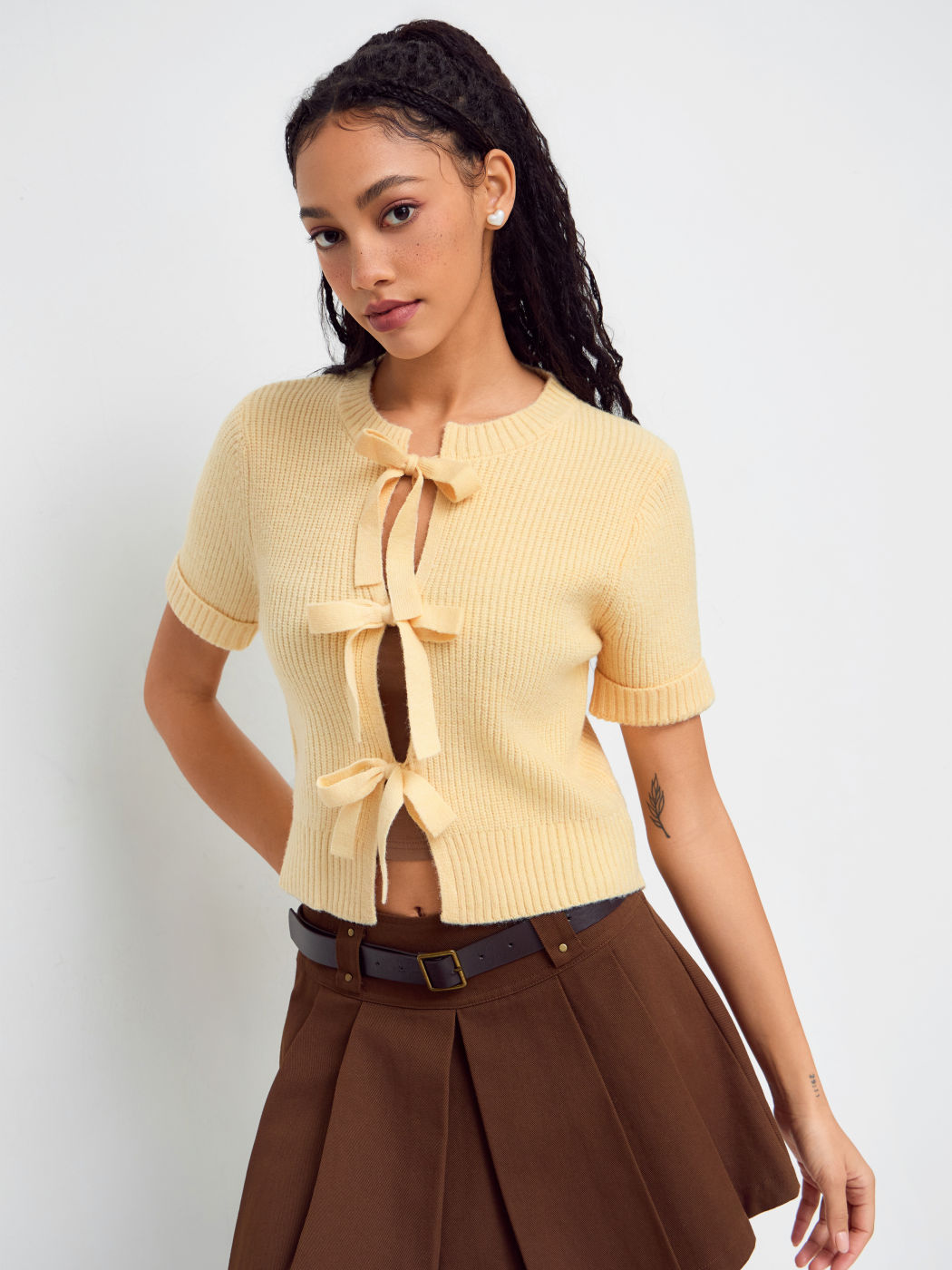 Knit Round Neck Tie Front Bowknot Short Sleeve Sweater