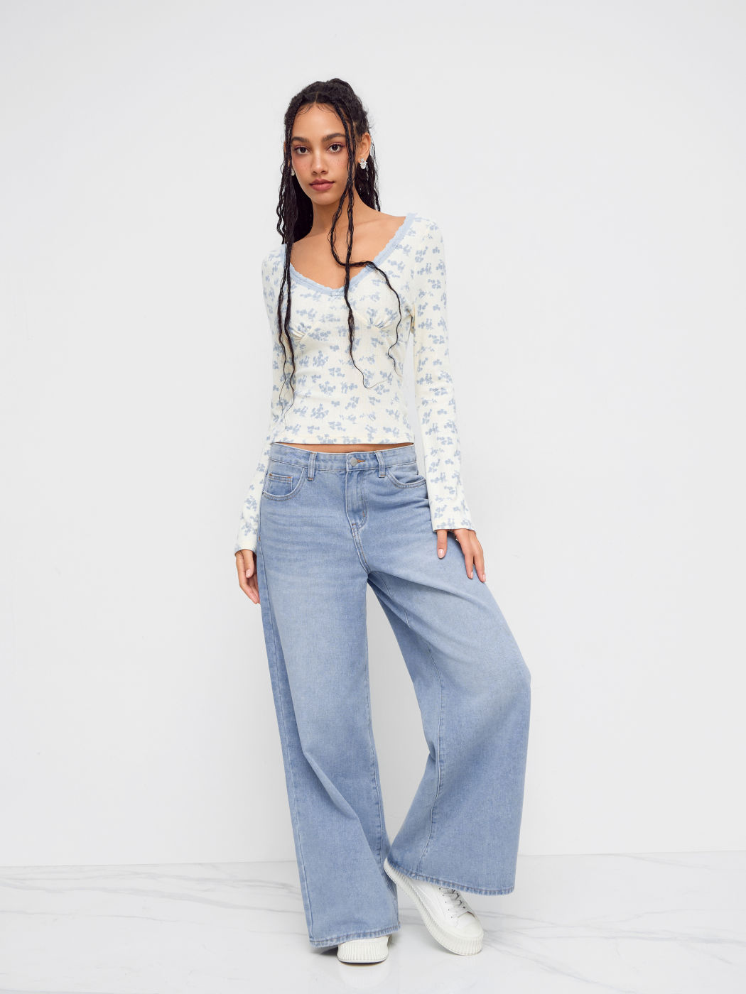 Cotton-blend V-neck Floral Bowknot Lace Trim Top