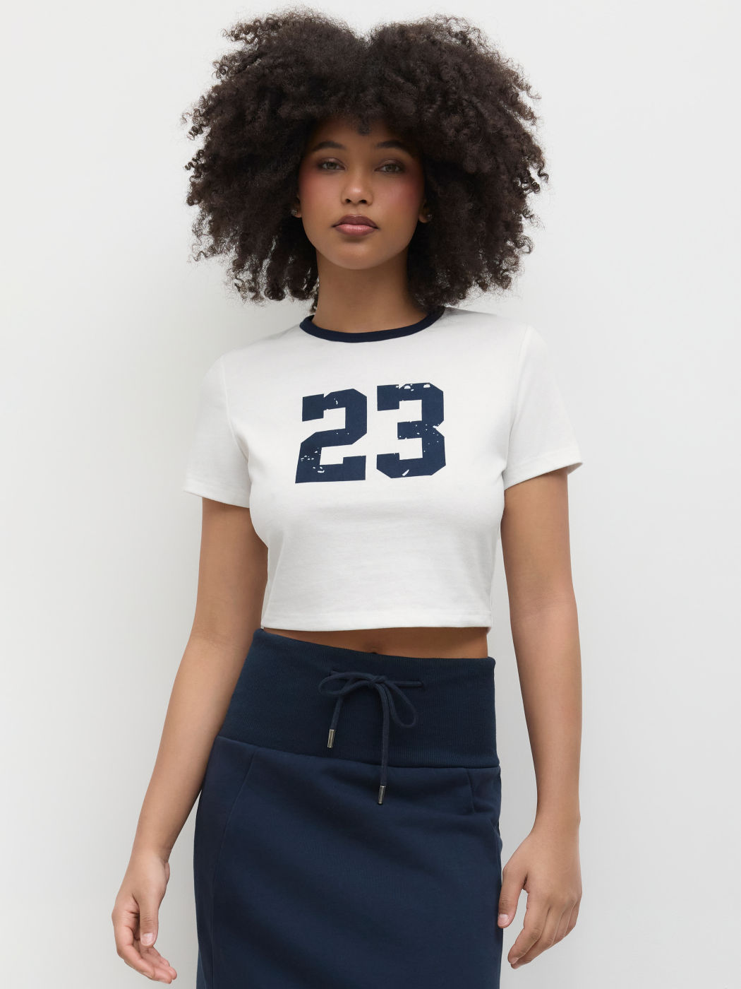 23 Baumwollmischung Grafik Crop Tee