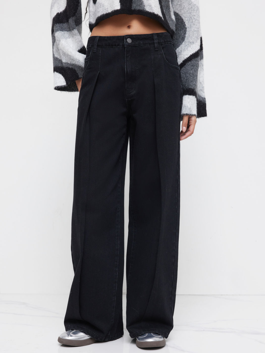 Cider Denim Mid Rise Pocket Pleated Baggy Jeans