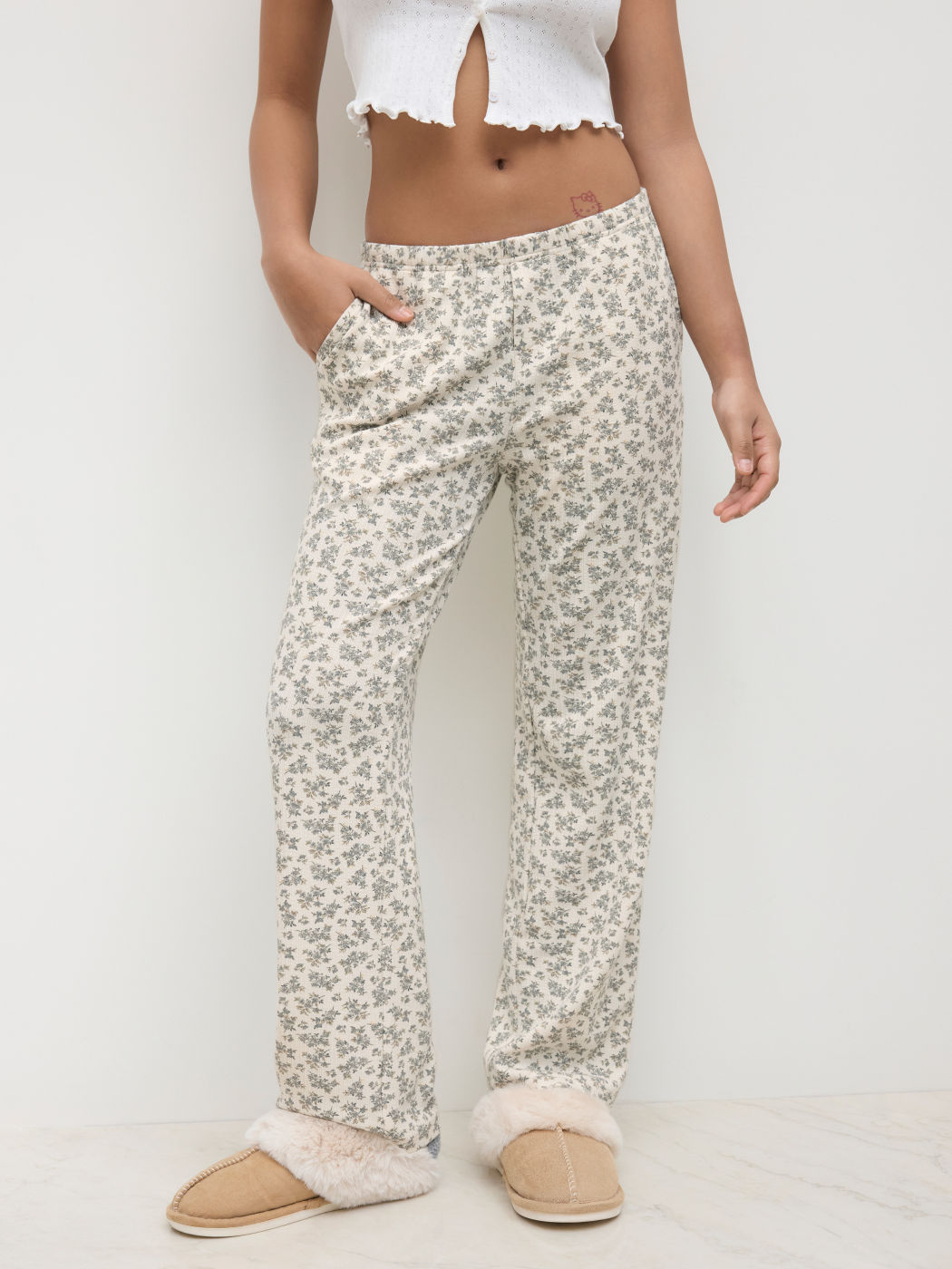 Pantalón Recto de Tiro Bajo Floral