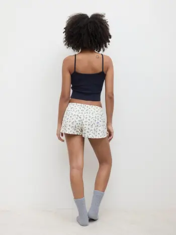 U-Ausschnitt Cami Top & Low Rise Floral Shorts