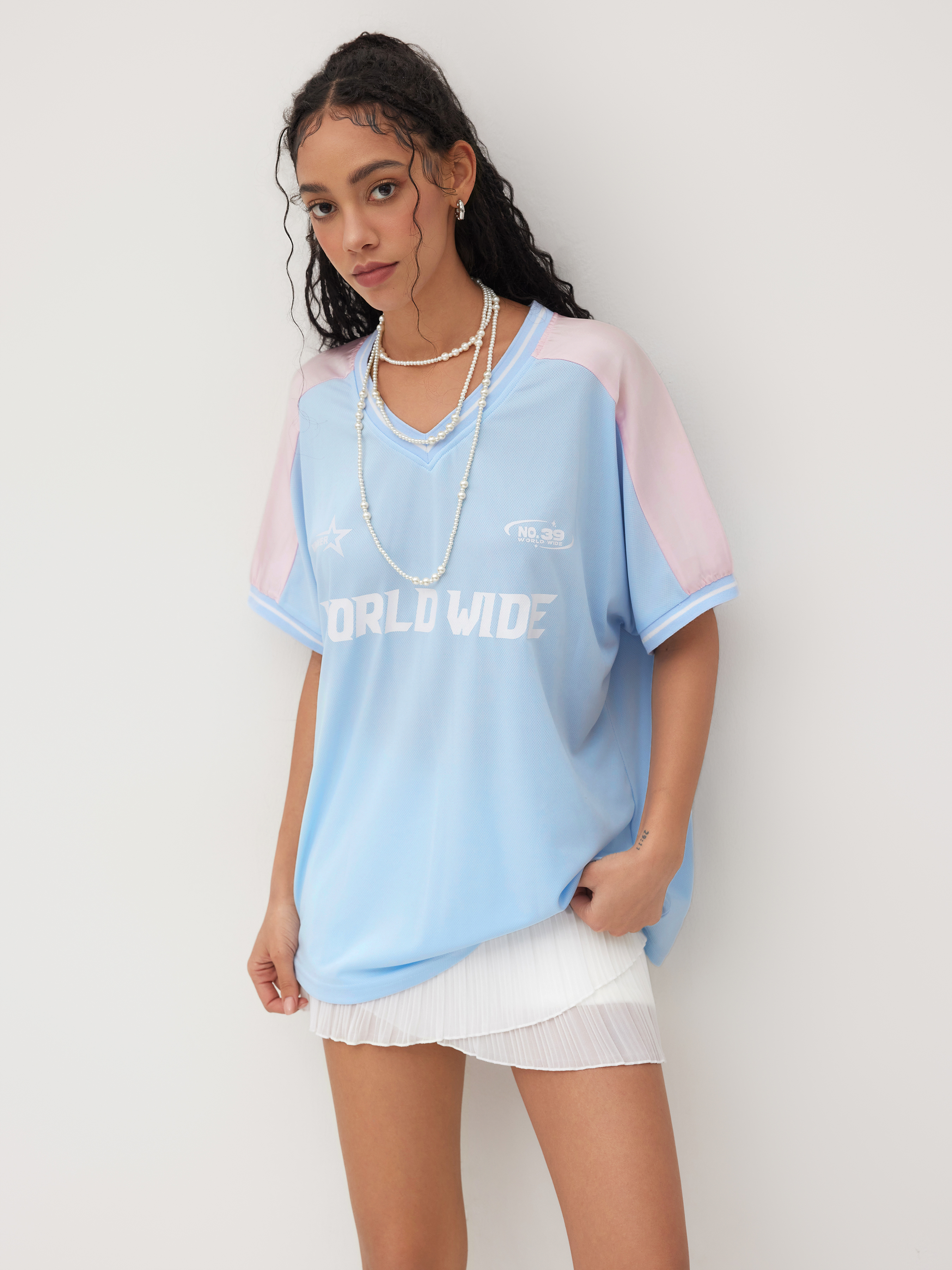 Woven World Wide V-neck Graphic Short Sleeve Oversized Tee