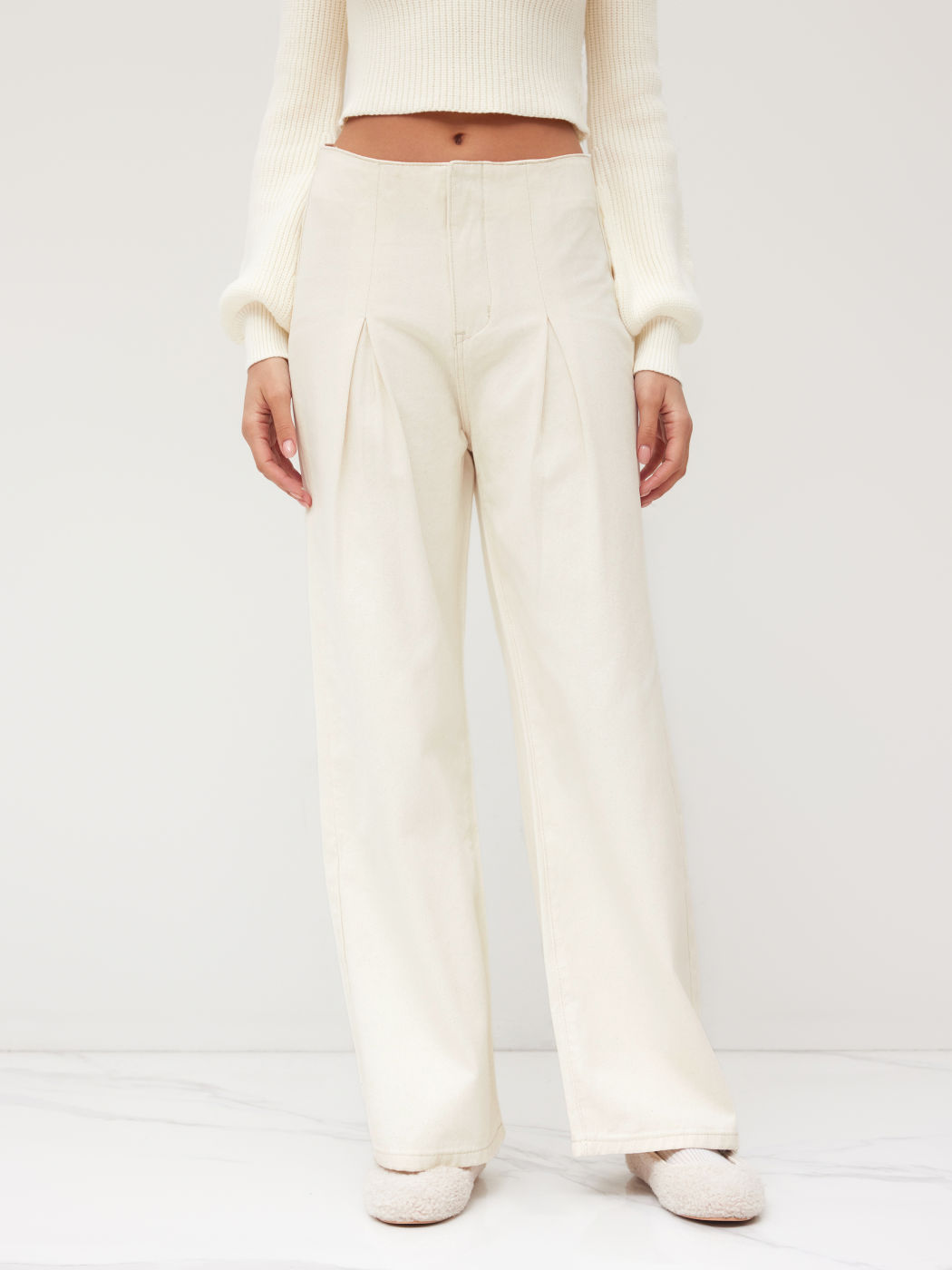 Low Rise Tie Back Pleated Wide Leg Jeans