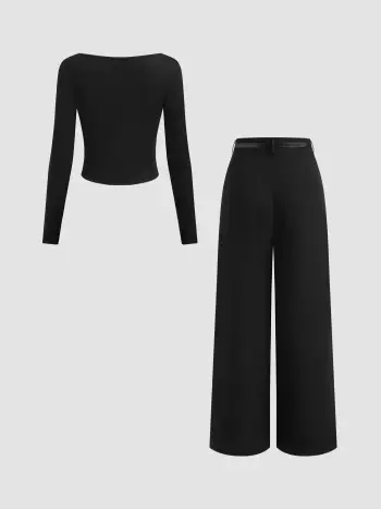 Top a maniche lunghe con scollo a barca e pantaloni a gamba dritta a vita media con cintura