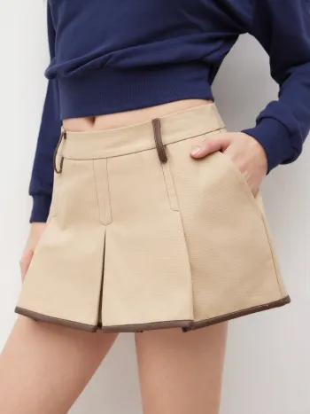 Low Rise Pleated Contrasting Binding Mini Skirt
