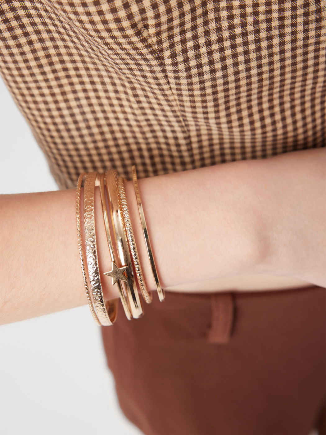 SET DI 6 BRACCIALI BANGLE CON STELLE E TEXTURE