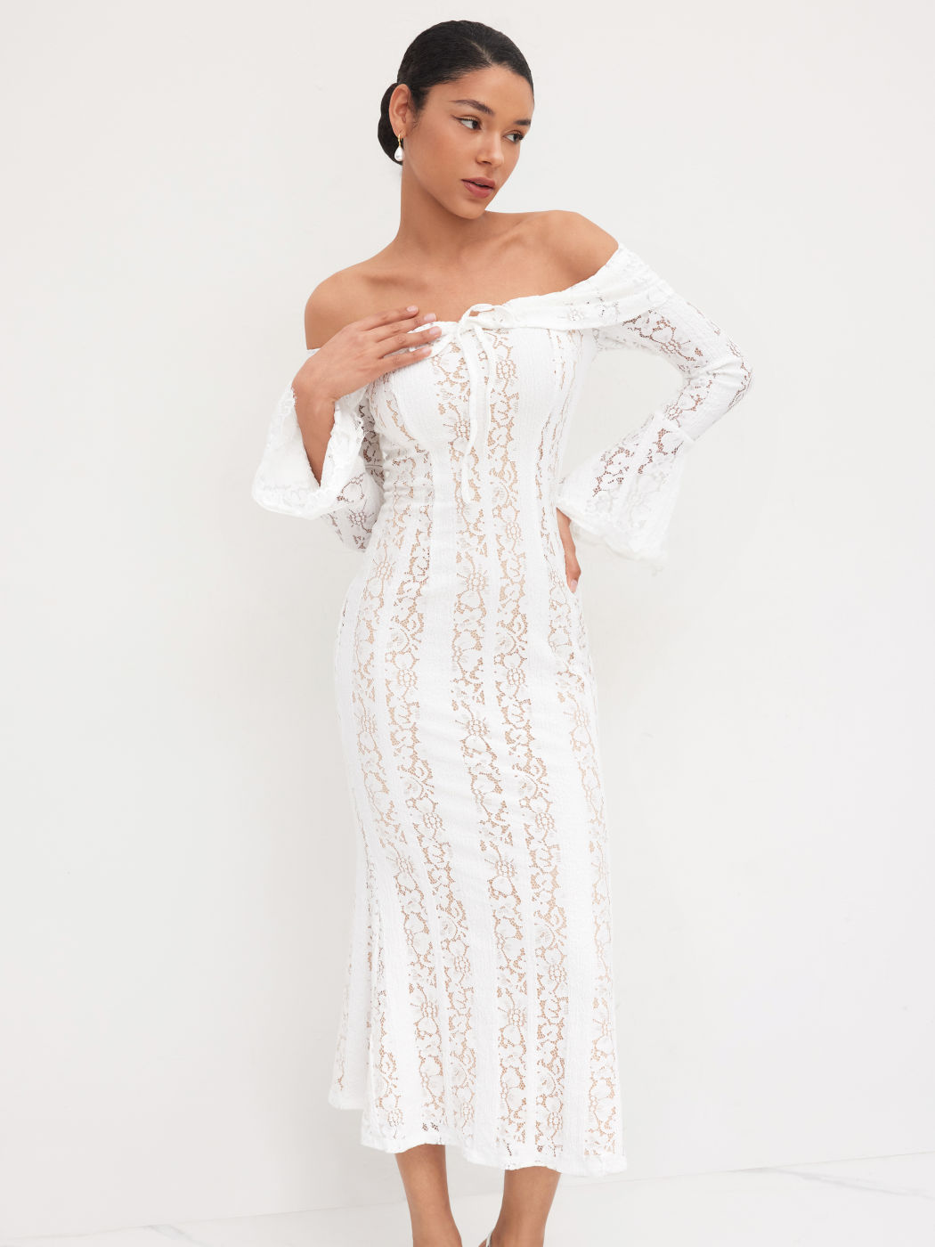 Lace Off-shoulder Floral Knotted Maxi Dress